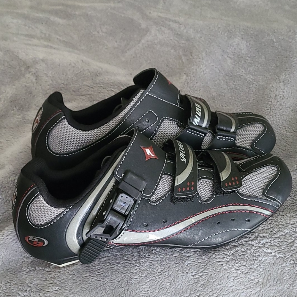 Specialized cycling shoes